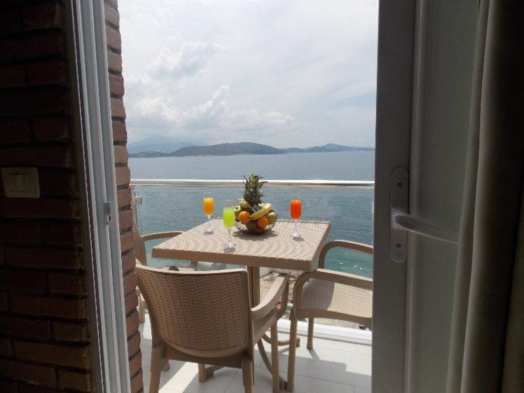DOUBLE DELUXE SEA VIEW Room