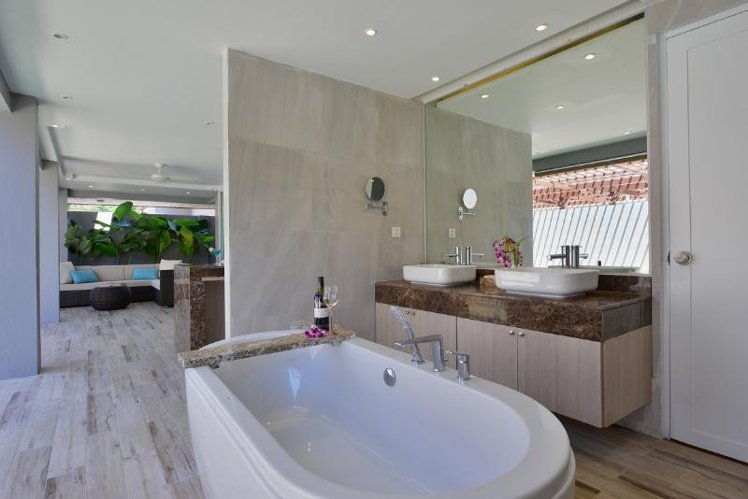 SUITE WITH PRIVATE POOL Room