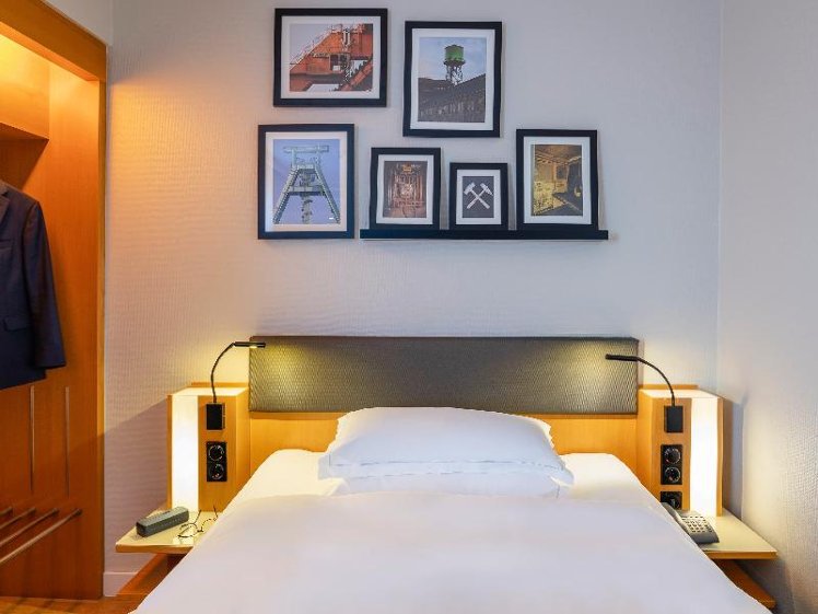 SINGLE PREMIUM Room