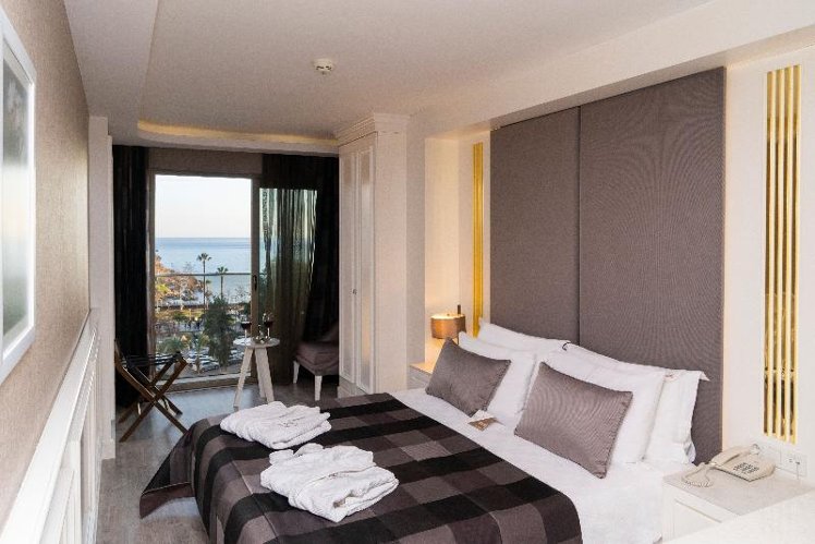 SINGLE SEA VIEW Room