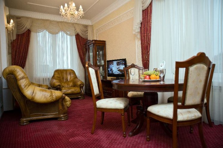 SUITE CAPACITY 1 Room