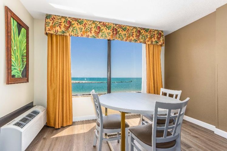 SUITE WITH VIEWS Room