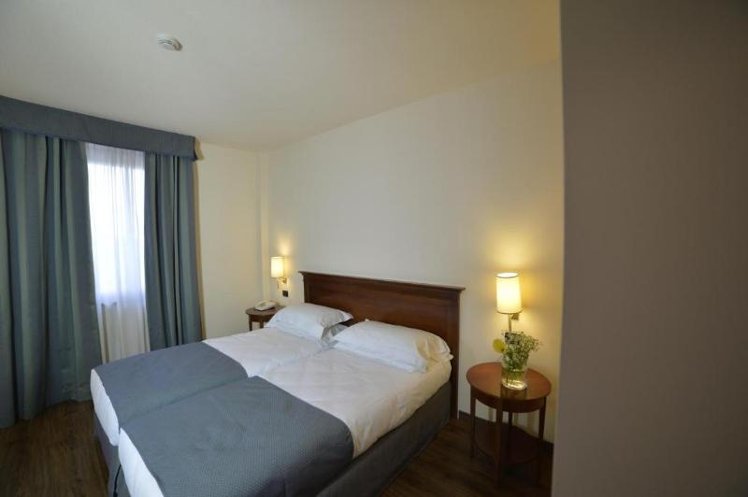 DOUBLE STANDARD Room
