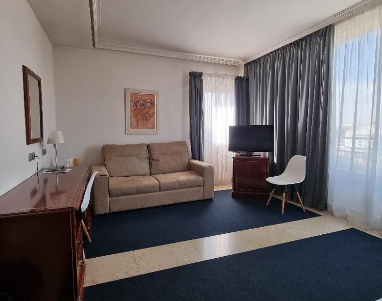 TRIPLE STANDARD Room