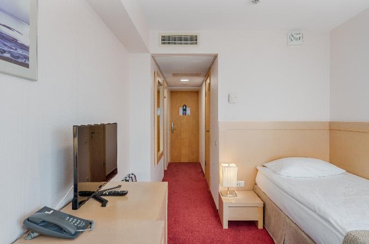 SINGLE STANDARD Room