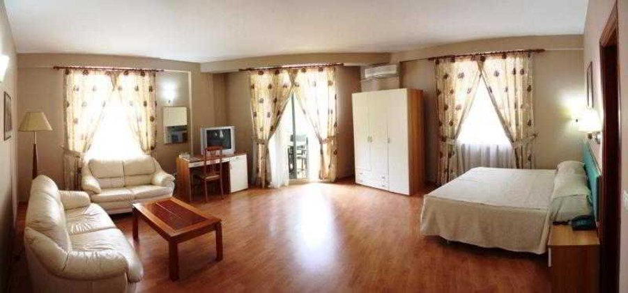 DOUBLE STANDARD Room