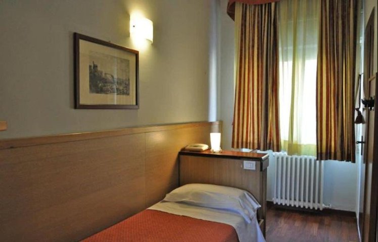 SINGLE STANDARD Room