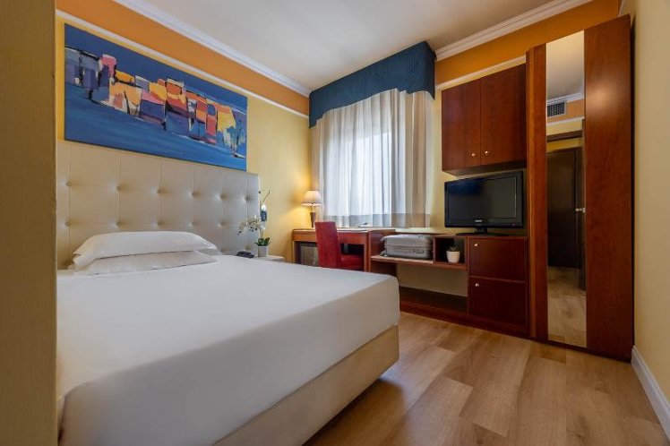 SINGLE STANDARD Room