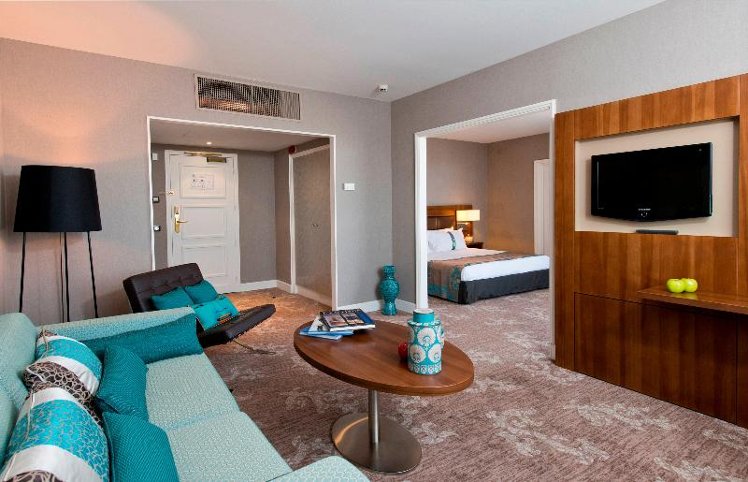 SUITE KING SIZE BED Room