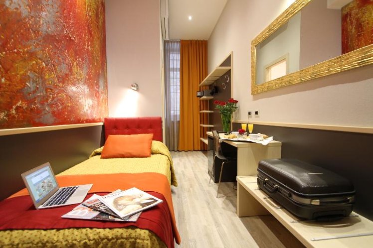 SINGLE BASIC Room