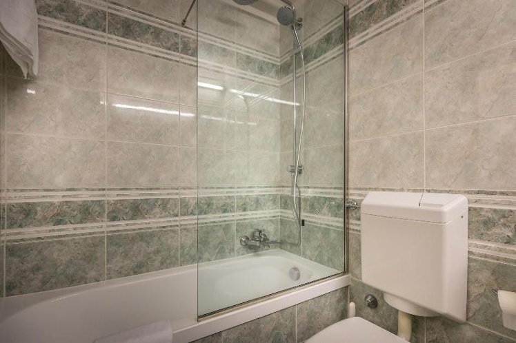 SINGLE STANDARD Room