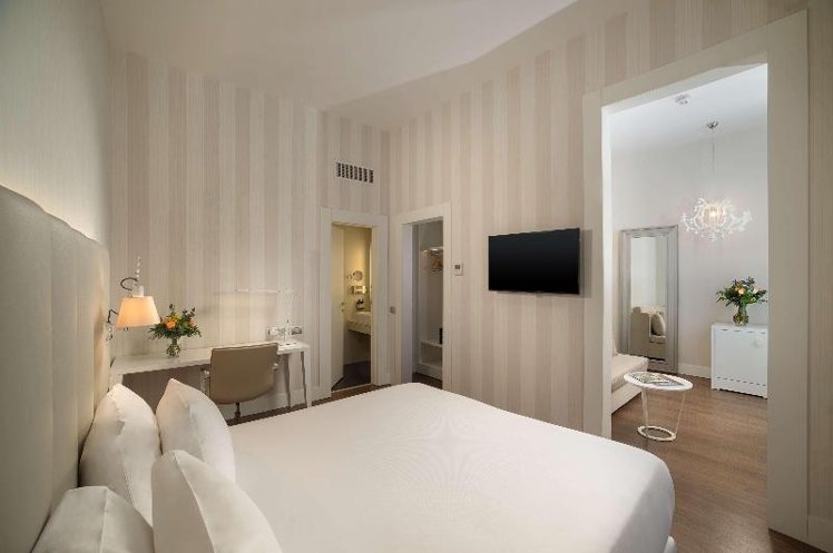 JUNIOR SUITE CAPACITY 1 Room