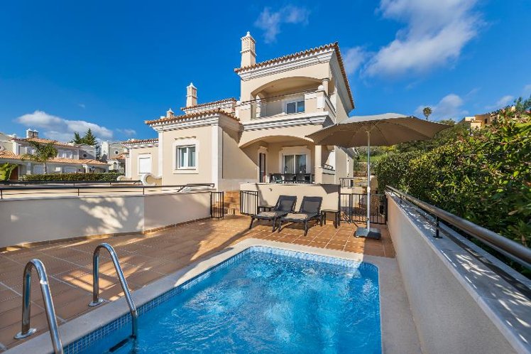 TOWNHOME THREE BEDROOMS WITH PRIVATE POOL Room