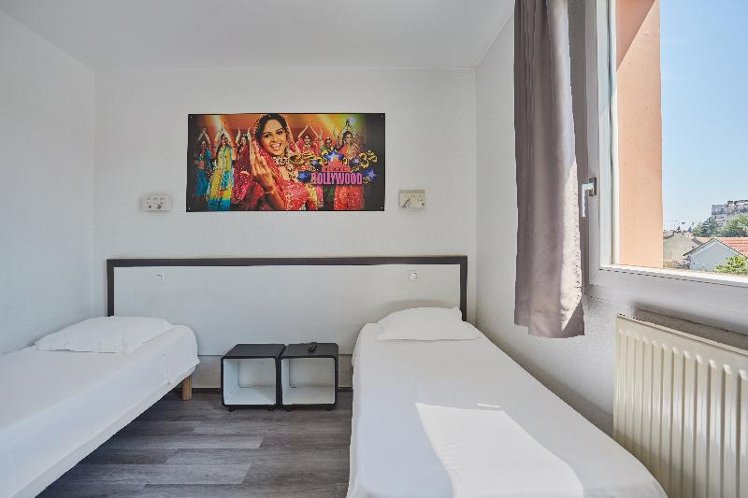 TWIN STANDARD Room