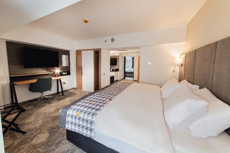 SUITE KING SIZE BED Room