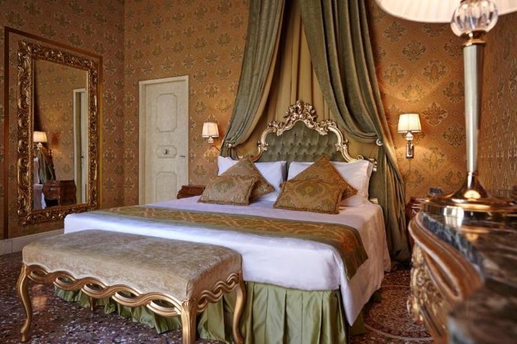 DOUBLE DELUXE Room