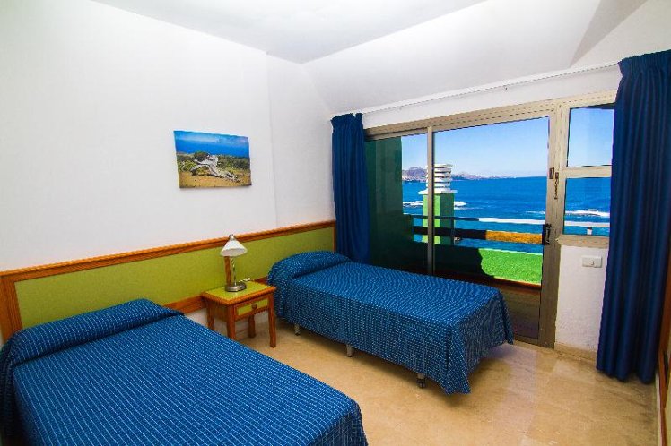 FAMILY ROOM WITH KITCHENETTE Room
