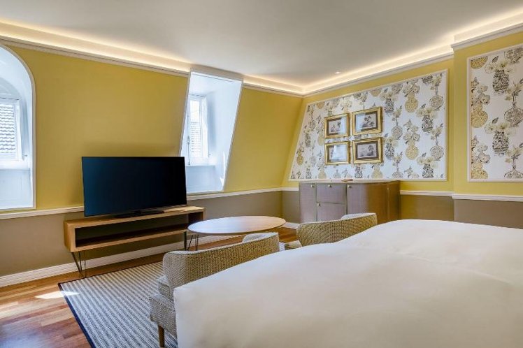 TWIN DELUXE Room