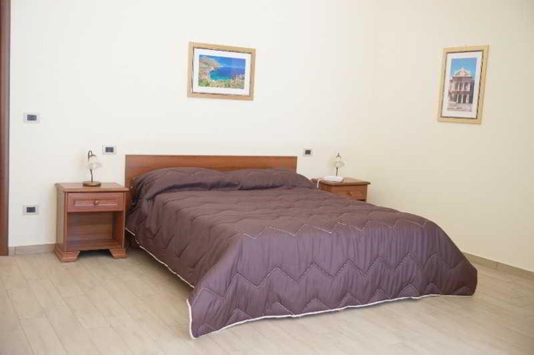SINGLE STANDARD Room