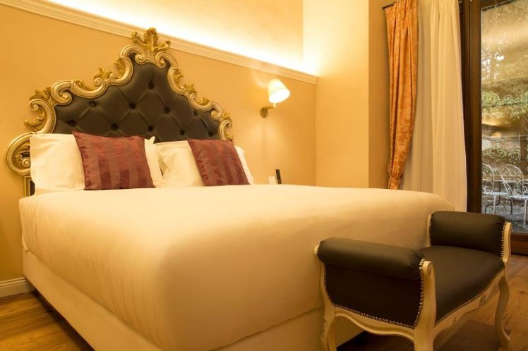 DOUBLE ONE BED Room