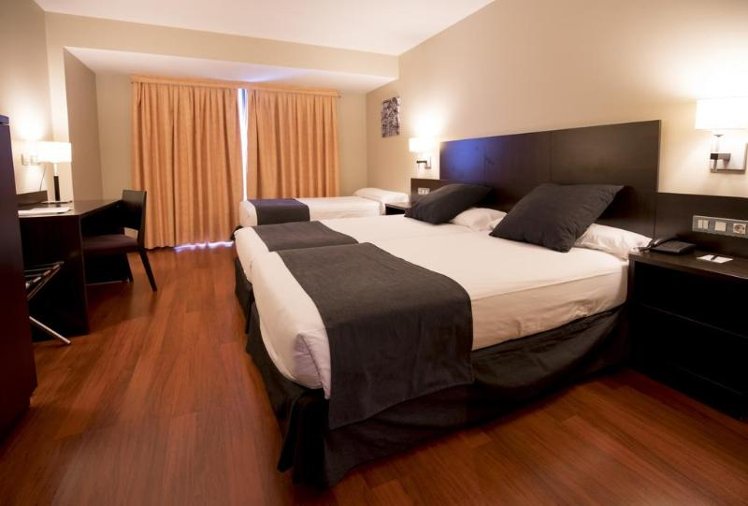 TRIPLE CAPACITY 3 Room