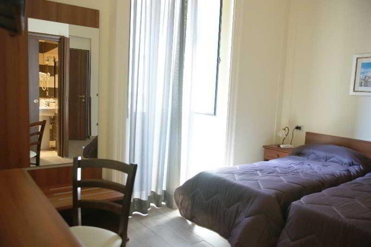 DOUBLE SINGLE USE STANDARD Room
