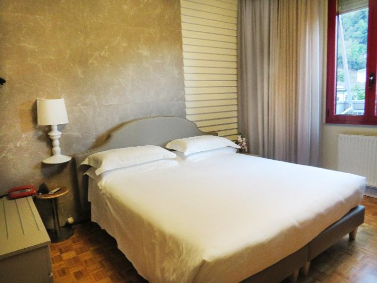 DOUBLE STANDARD Room