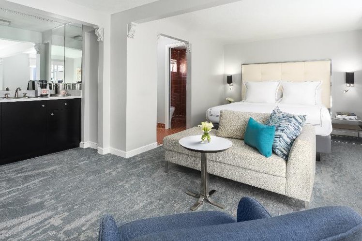 SUITE CITY VIEW KING BED Room