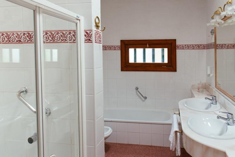 SUITE CAPACITY 4 Room