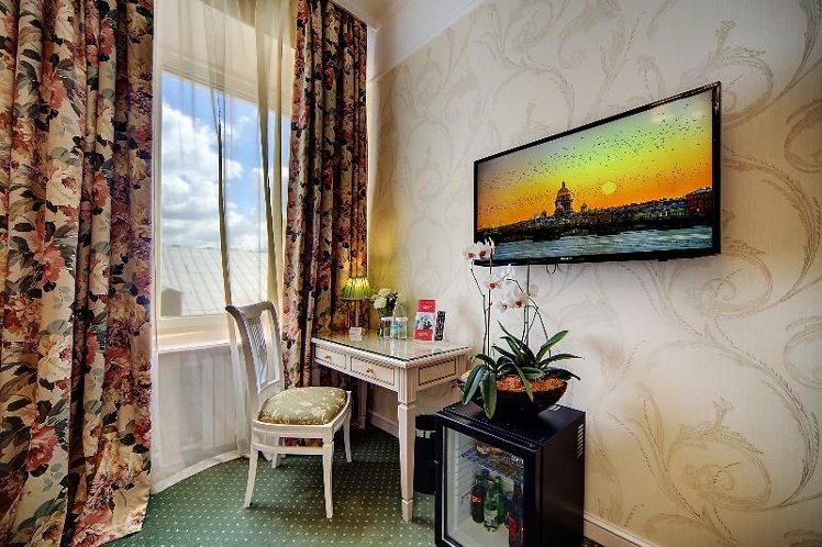 DOUBLE SINGLE USE DELUXE Room