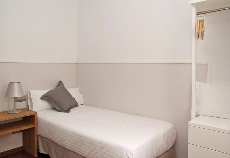 APARTMENT CAPACITY 7 THREE BEDROOMS Room