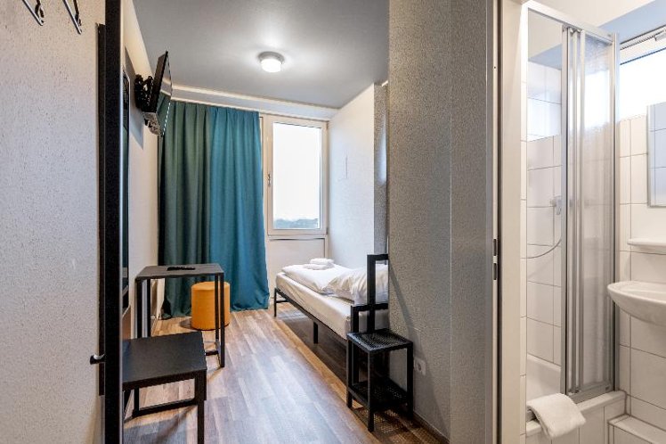SINGLE STANDARD Room