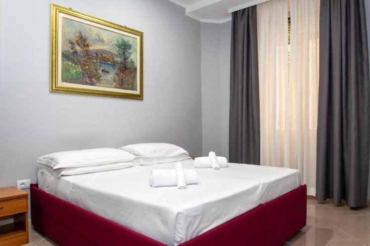 TRIPLE ECONOMY Room