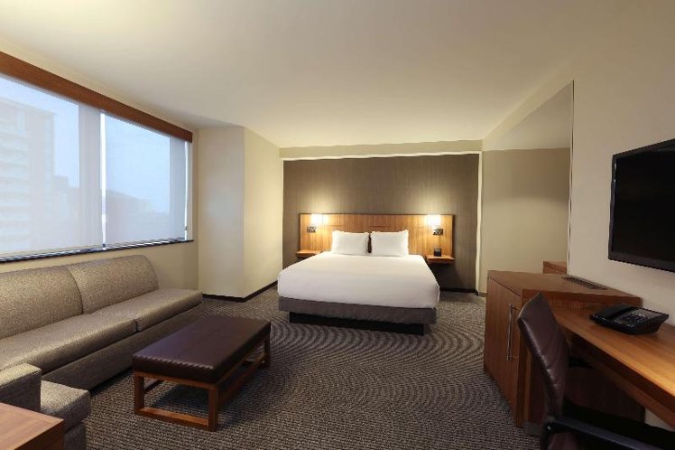 DOUBLE QUEEN SIZE BED Room