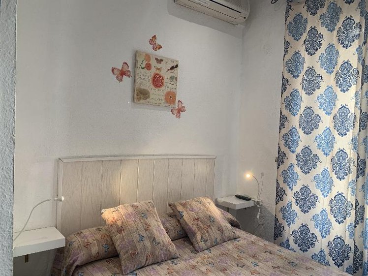 SINGLE STANDARD Room