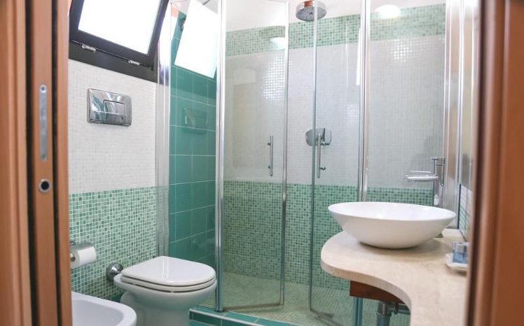 QUADRUPLE STANDARD Room