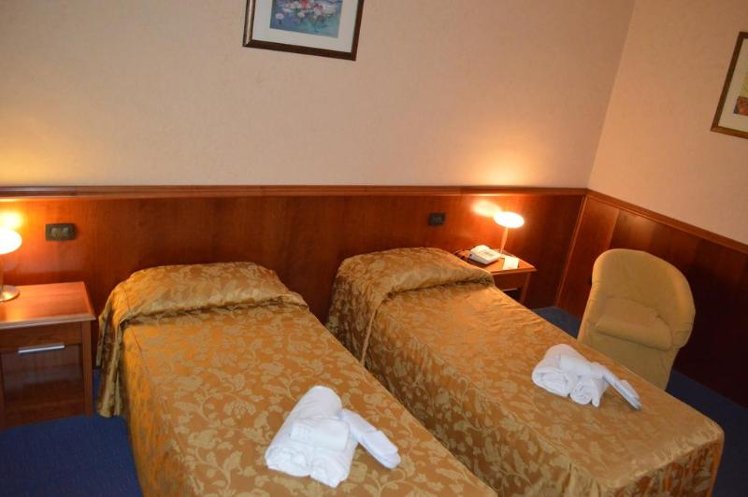 TWIN SUPERIOR Room