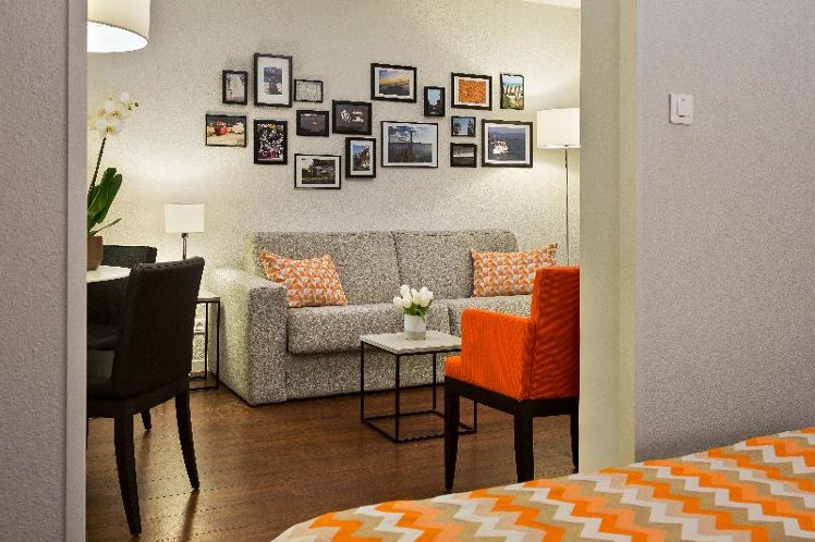 STUDIO EXECUTIVE Room