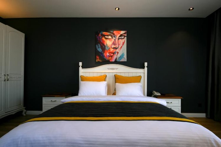 SUITE KING SIZE BED Room