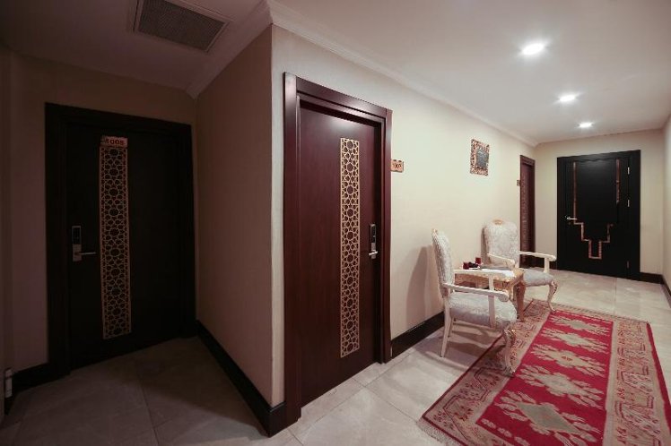 SUITE THREE BEDROOMS THREE BATHROOMS Room