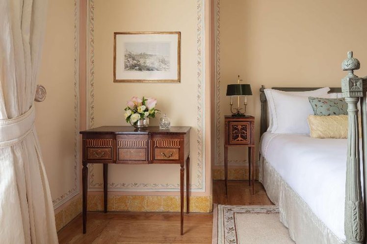 DOUBLE DELUXE WITH VIEWS Room