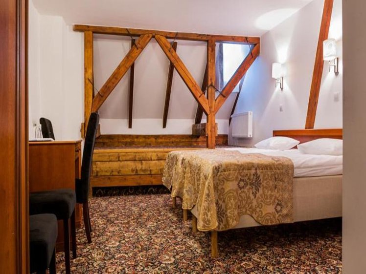 TRIPLE STANDARD Room