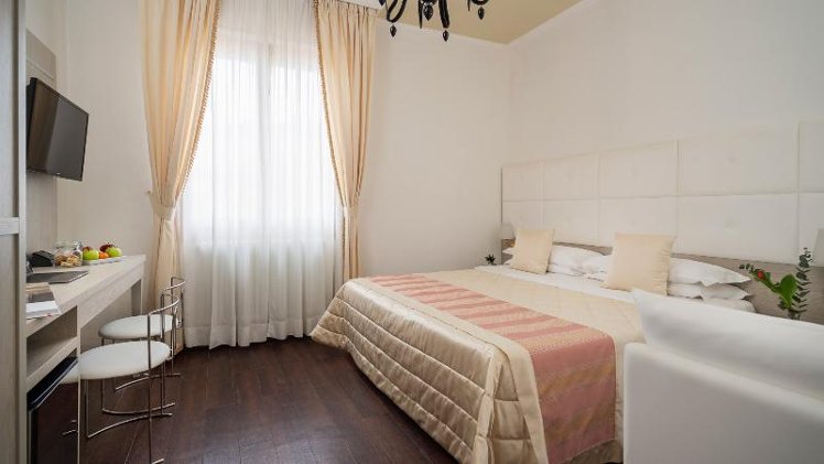 DOUBLE SINGLE USE DELUXE Room
