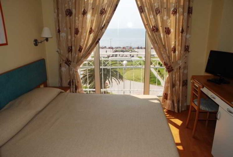 SINGLE STANDARD Room