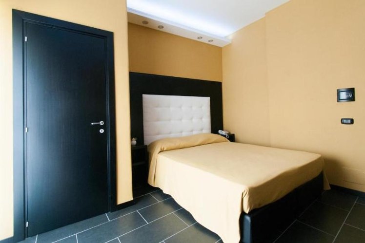 Fly Boutique Hotel
