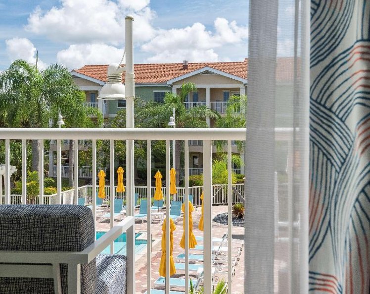 SUITE POOL VIEW Room