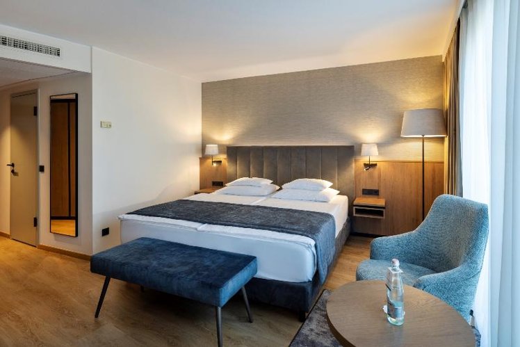DOUBLE SUPERIOR Room
