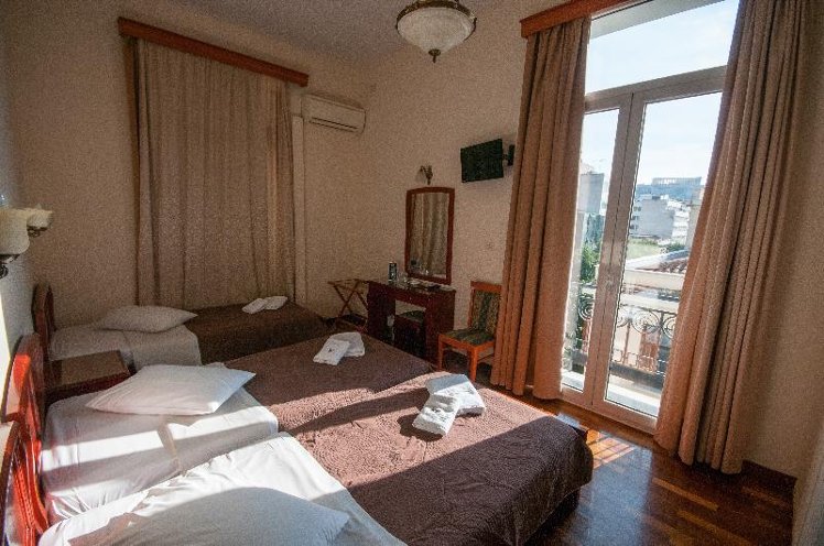 TRIPLE STANDARD Room