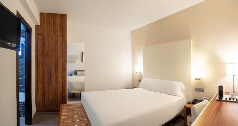 SINGLE STANDARD Room