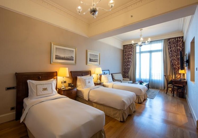 STUDIO GRAND Room